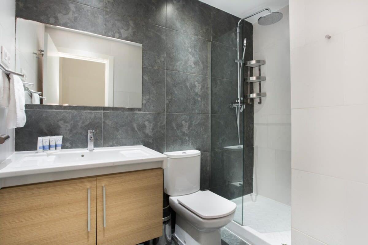 Bright And Modern 2bedroom In Ramblas 2 1a