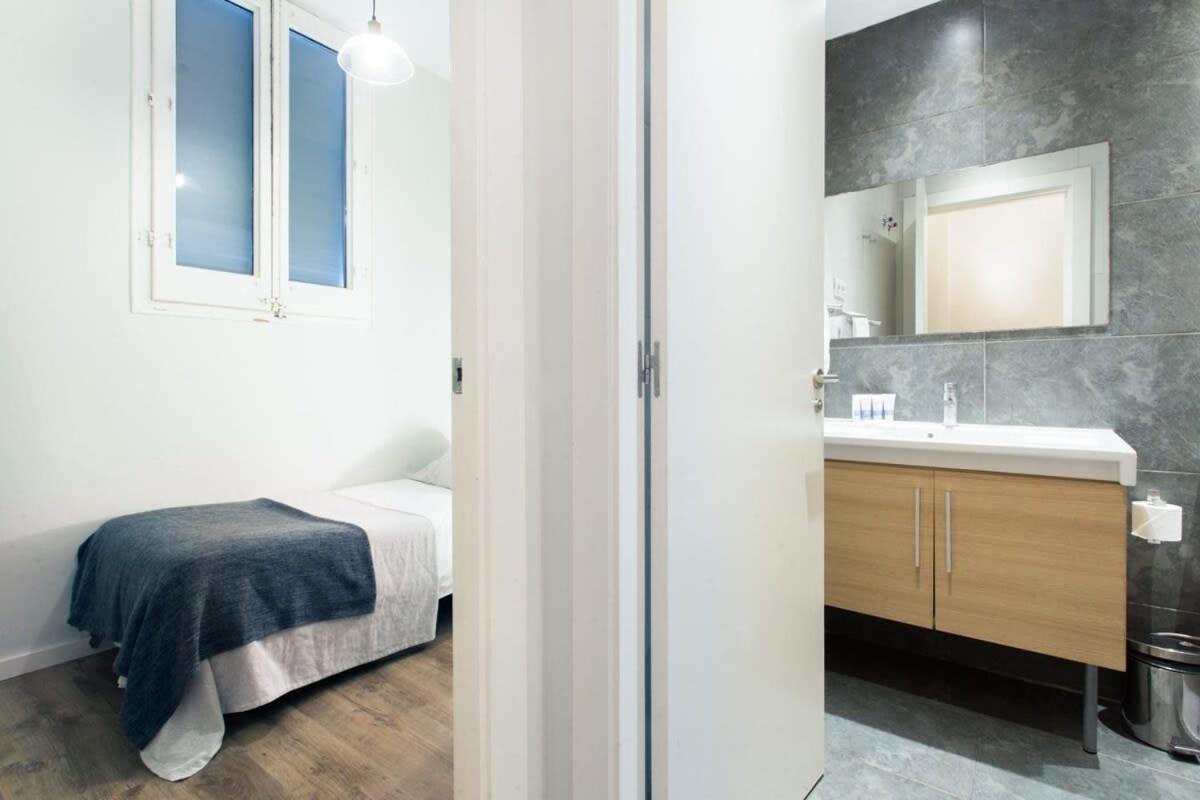 Bright And Modern 2bedroom In Ramblas 2 1a * Barcelone